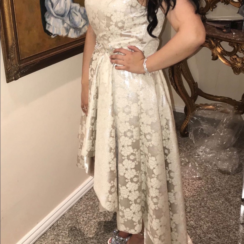 High Low dress (NEW CONDITION)